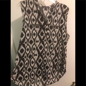 Price Firm! Women’s Black & White Top Size XL